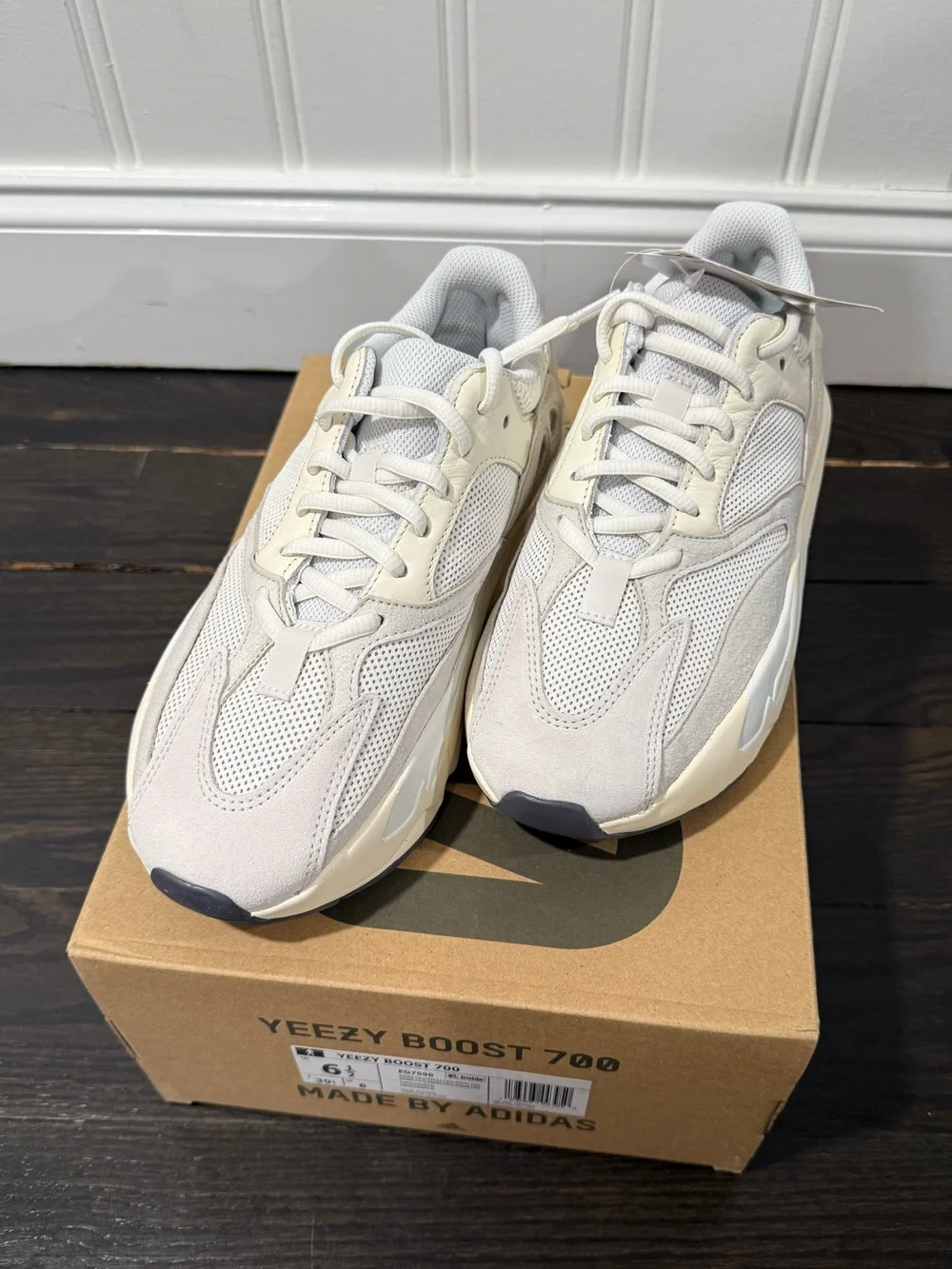 Yeezy Boost 700 Analog Men’s Sneakers